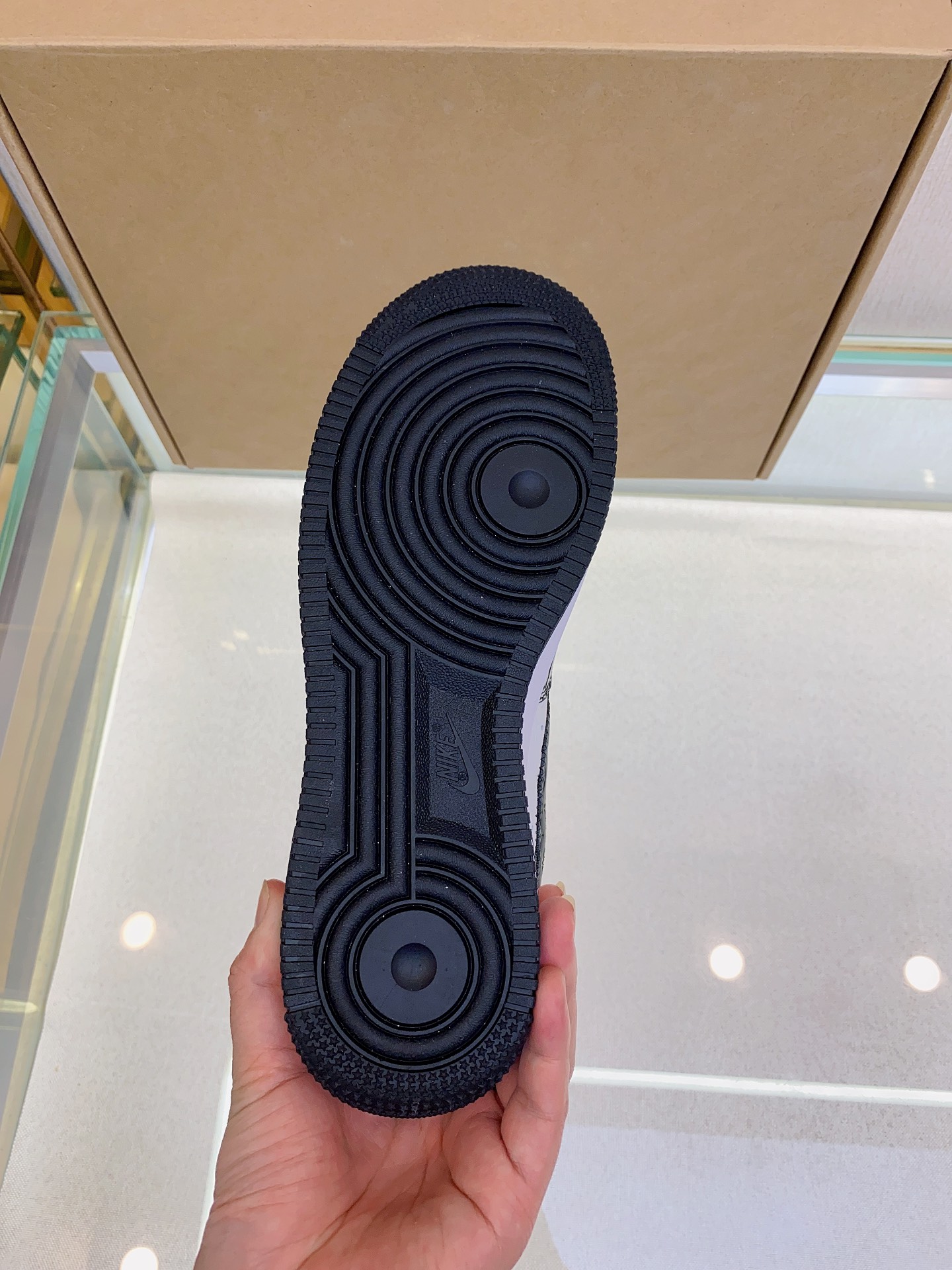 Louis Vuitton Nike joint 🆕Men's Abbesses sneakers