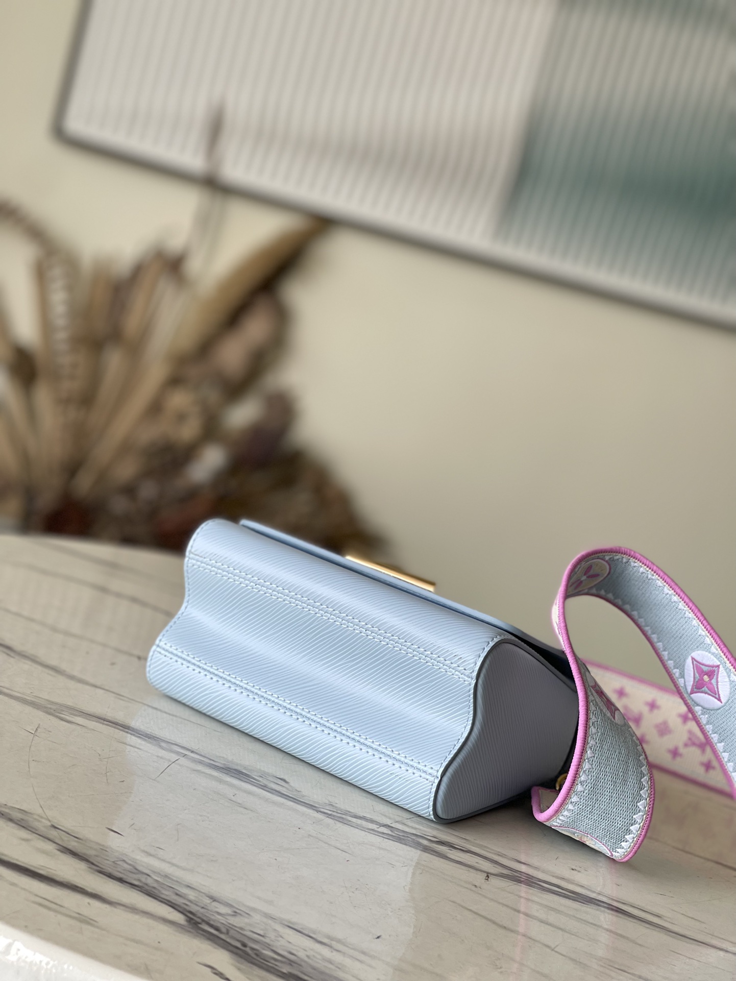 𝐋𝐎𝐔𝐈𝐒 𝐕𝐔𝐈𝐓𝐓𝐎𝐍 M22515 Twist Small Bag