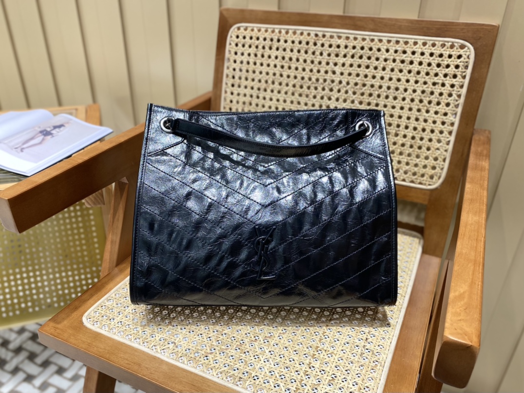 SAINT LAURENT 𝑵𝒊𝒌𝒊 𝒔𝒉𝒐𝒑𝒑𝒊𝒏𝒈 𝒃𝒂𝒈 #577999original leather.JD