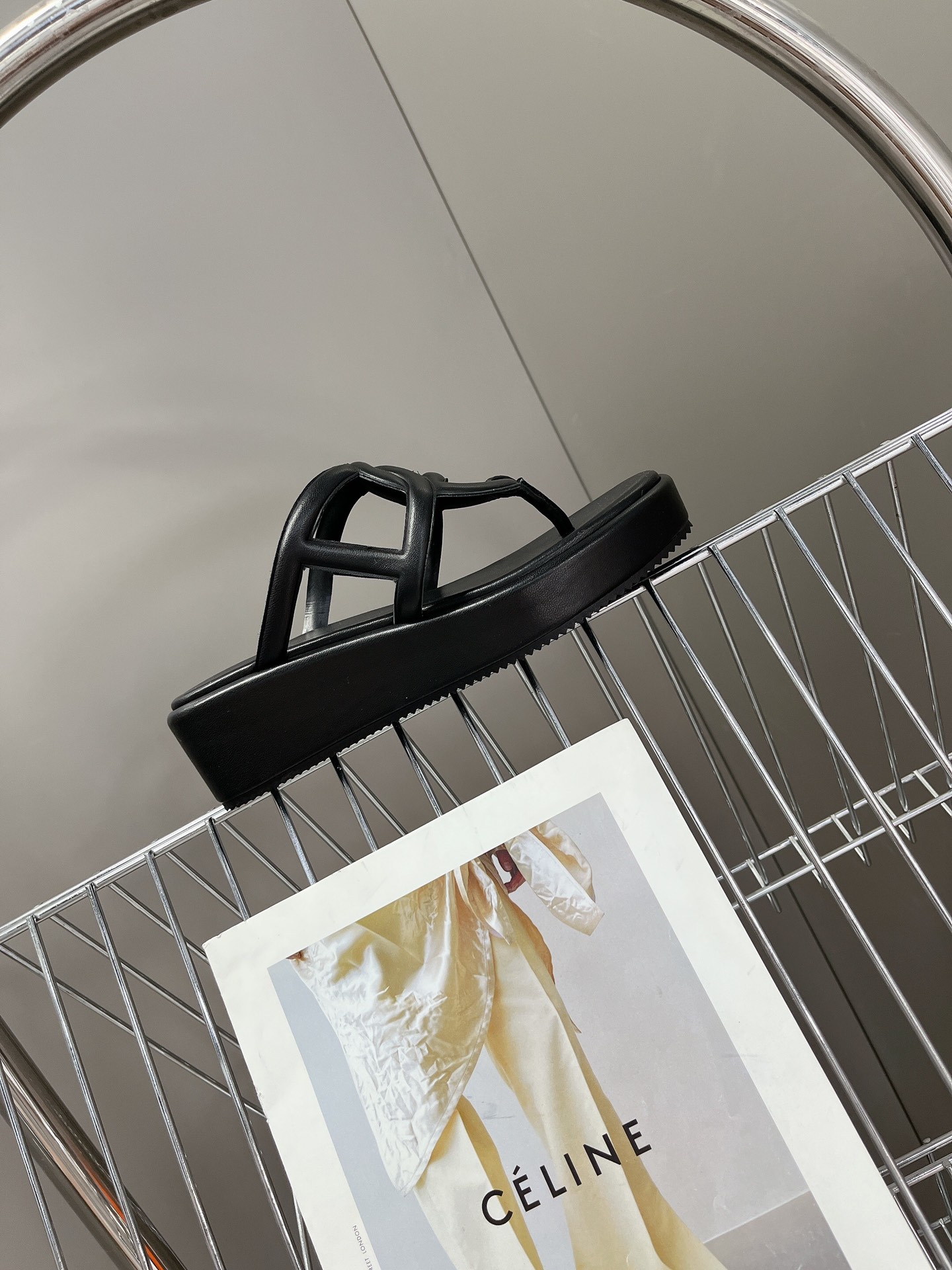 Hermes thick bottom H drag