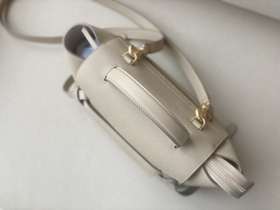 𝐂𝐞𝐥𝐢𝐧𝐞 BELT MICRO BAG in grained calfskin