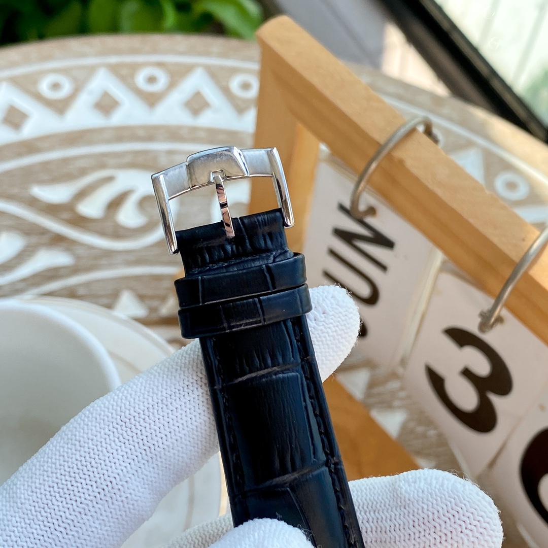 IWC- Fine men's watches Fully automatic mechanical movement, top 316 steel case and strap