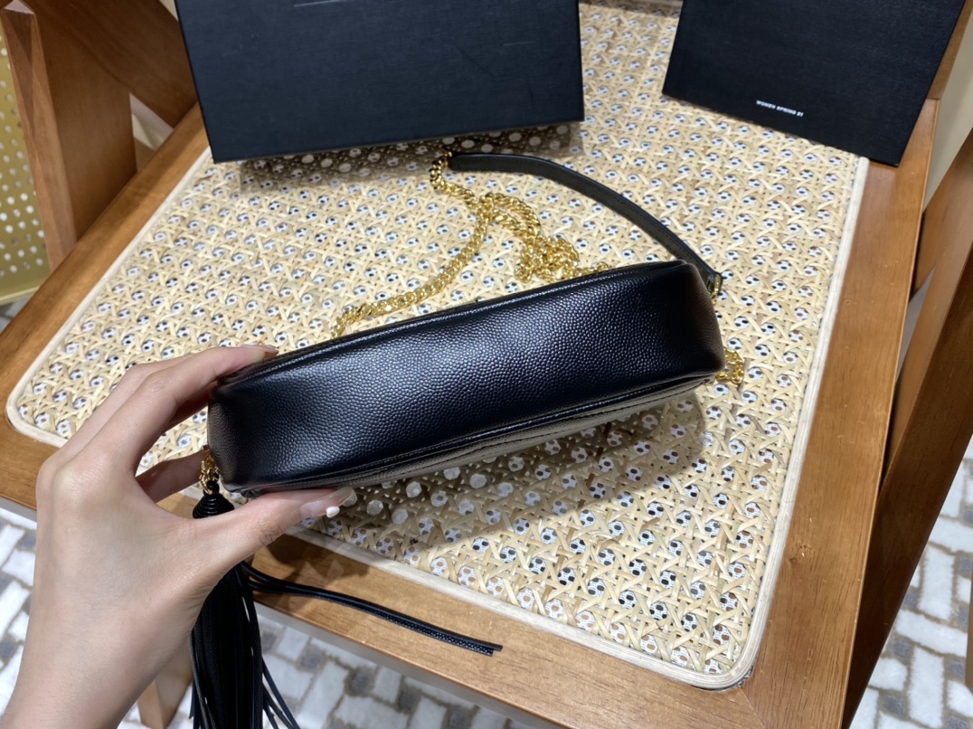 SAINT LAURENT  #585040