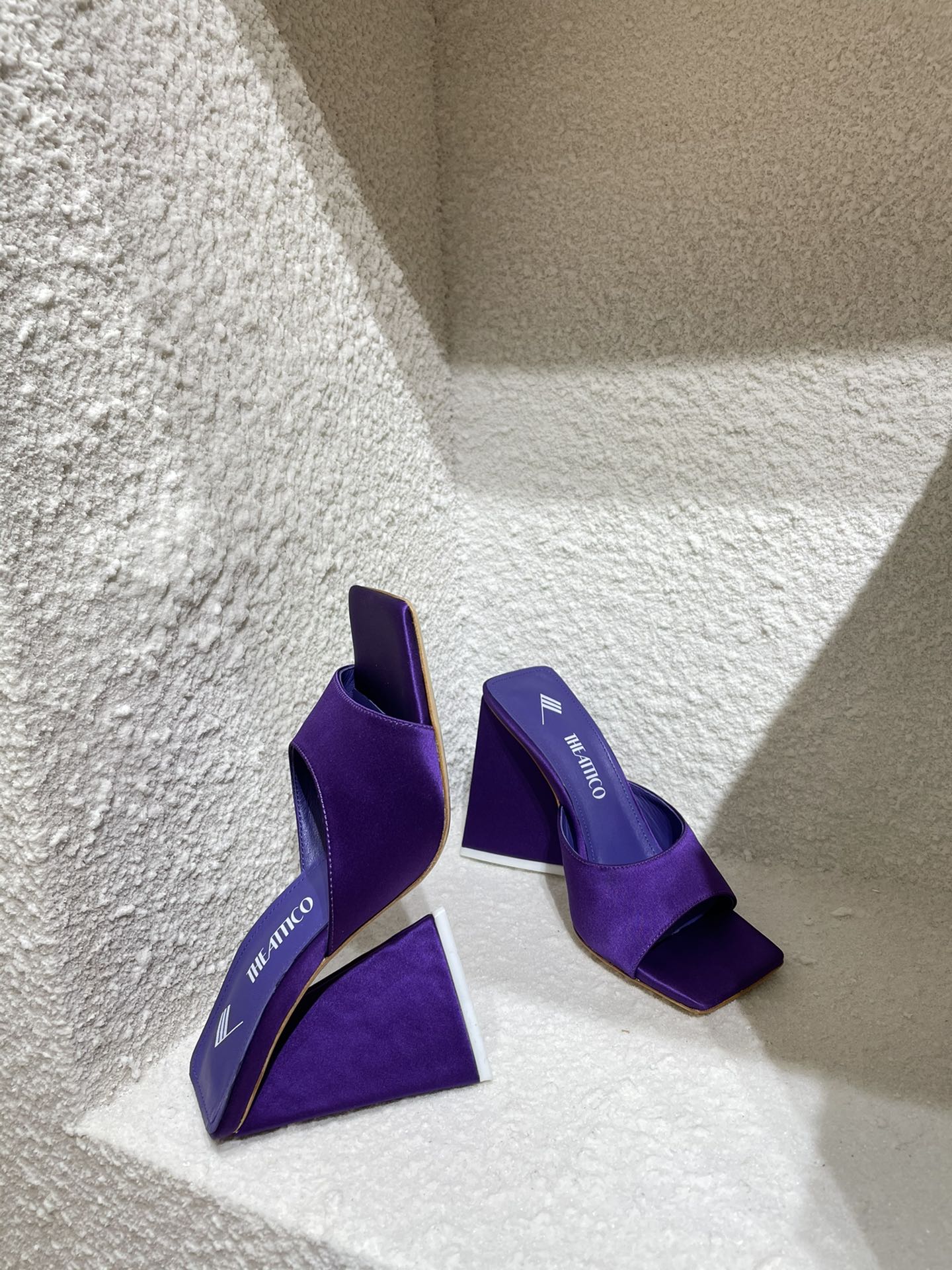 THE ATTICO | 𝟐𝟎𝟐𝟏/𝐒𝐒 𝐧𝐞𝐰 The attico triangle heel sandals lined with sheepskin leather genuine leather outsole