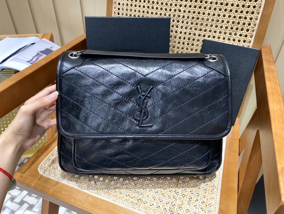 SAINT LAURENT  𝑵𝒊𝒌𝒊 𝑳𝒂𝒓𝒈𝒆_𝟯𝟮𝒄𝒎 #498830