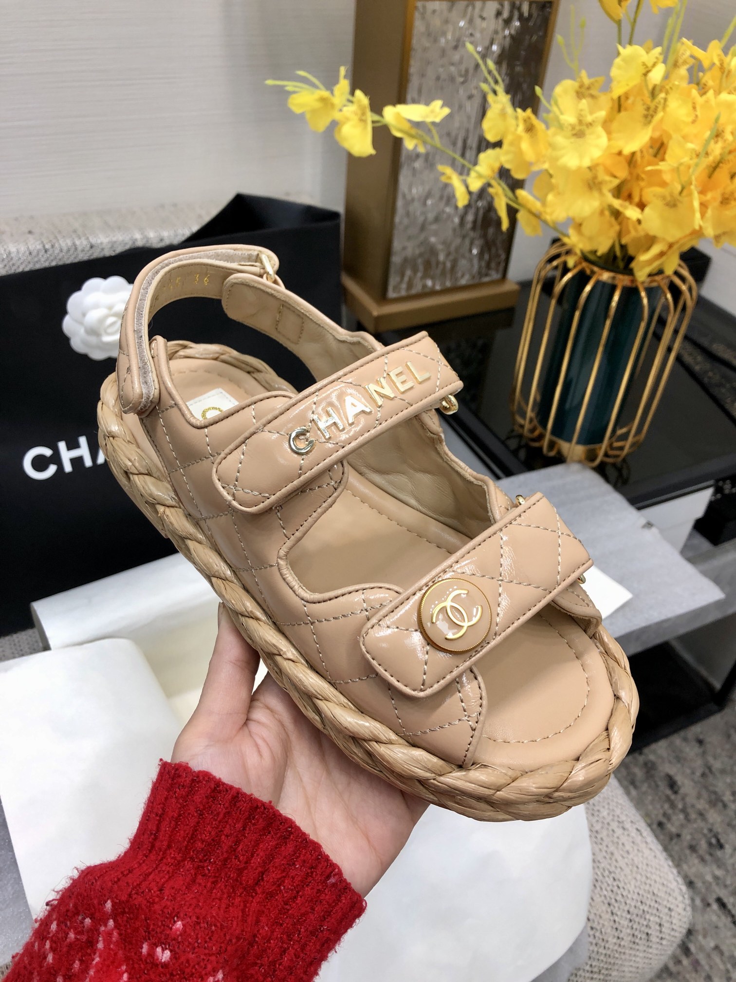 CHANEL 2023 spring and summer latest woven velcro sandals Japan imported woven materials