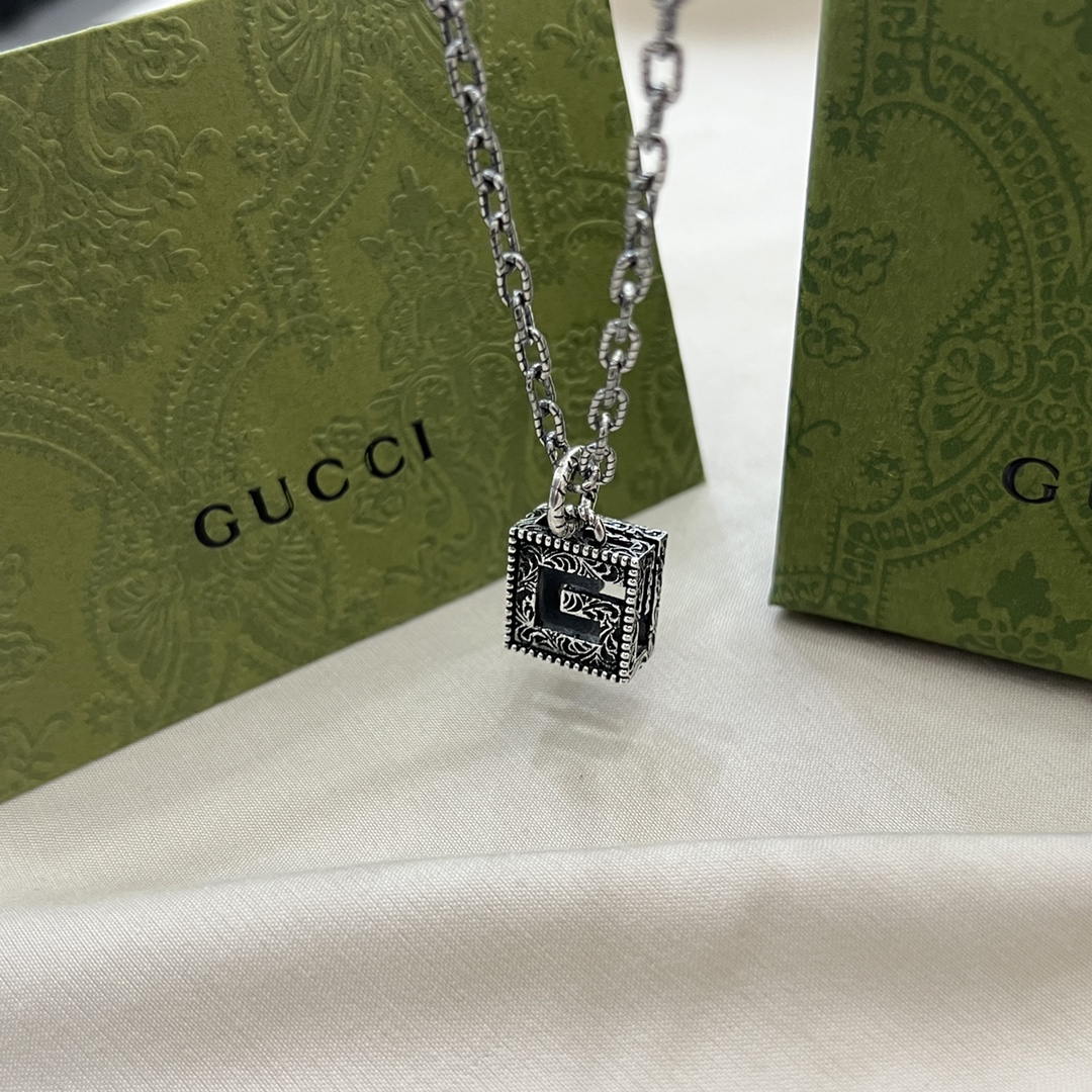 𝐆𝐮𝐜𝐜𝐢 925 Sterling Silver Square G Cutout Pendant Necklace