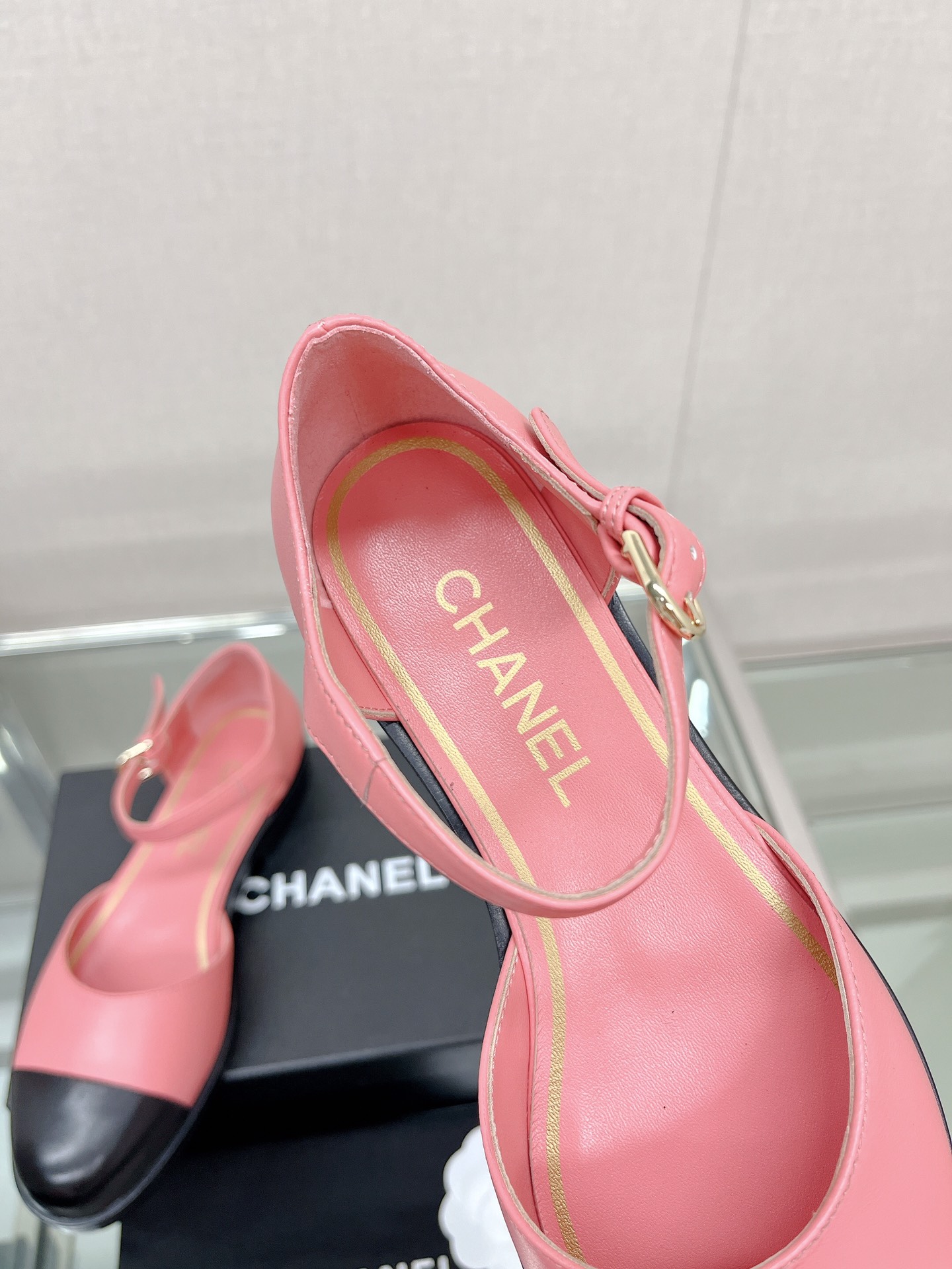 CHANEL 23Ss small incense thick bottom Mary Jane hollow sandals imported lambskin