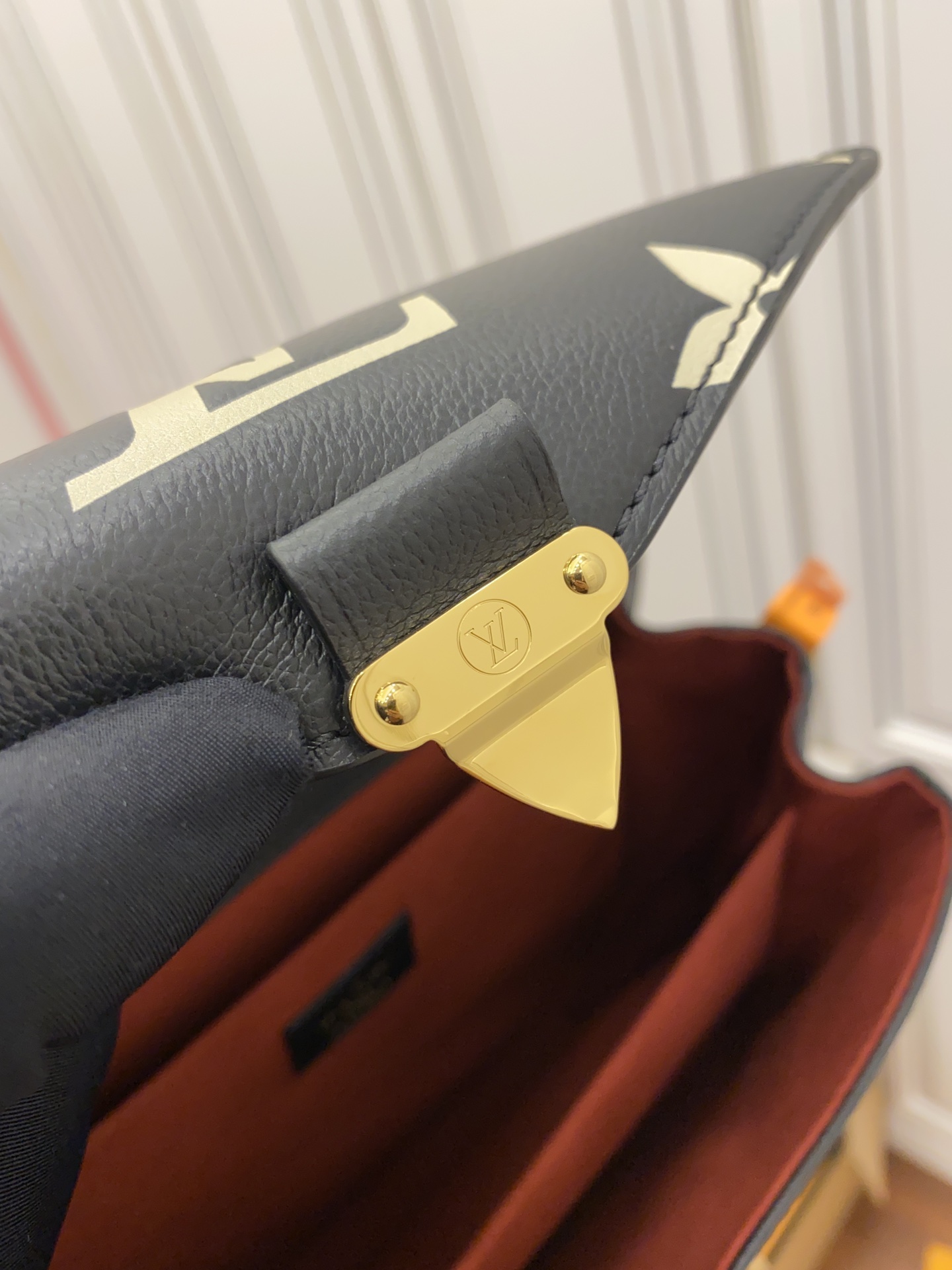 Louis Vuitton  M45773