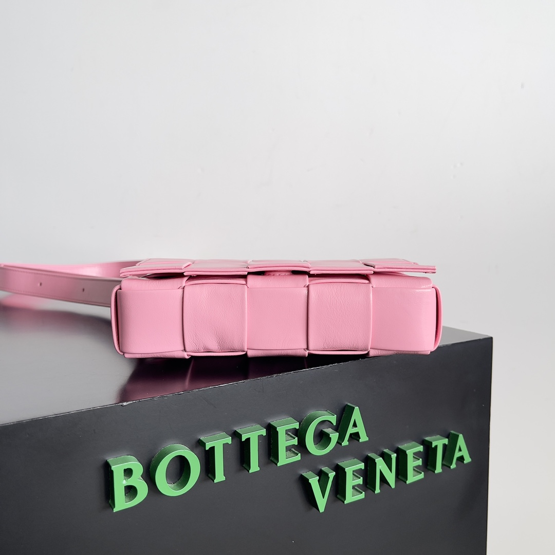 Bottega Veneta bv five compartment oiled wax leather mini ribbon pink #717587