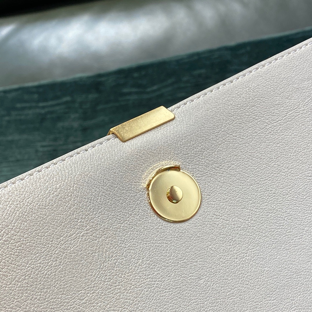 SAINT LAURENT 𝘽𝙀𝘾𝙆𝙔 𝟮𝟱𝙘𝙢   #629426 original leather.JD