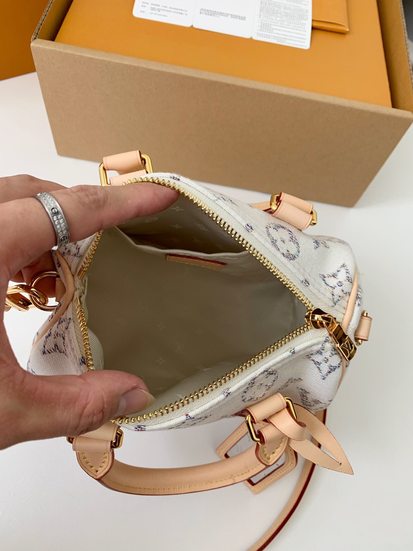 Louis Vuitton Speedy Bandouli ère 20 M24709 Size：20.5*13.5*12cm