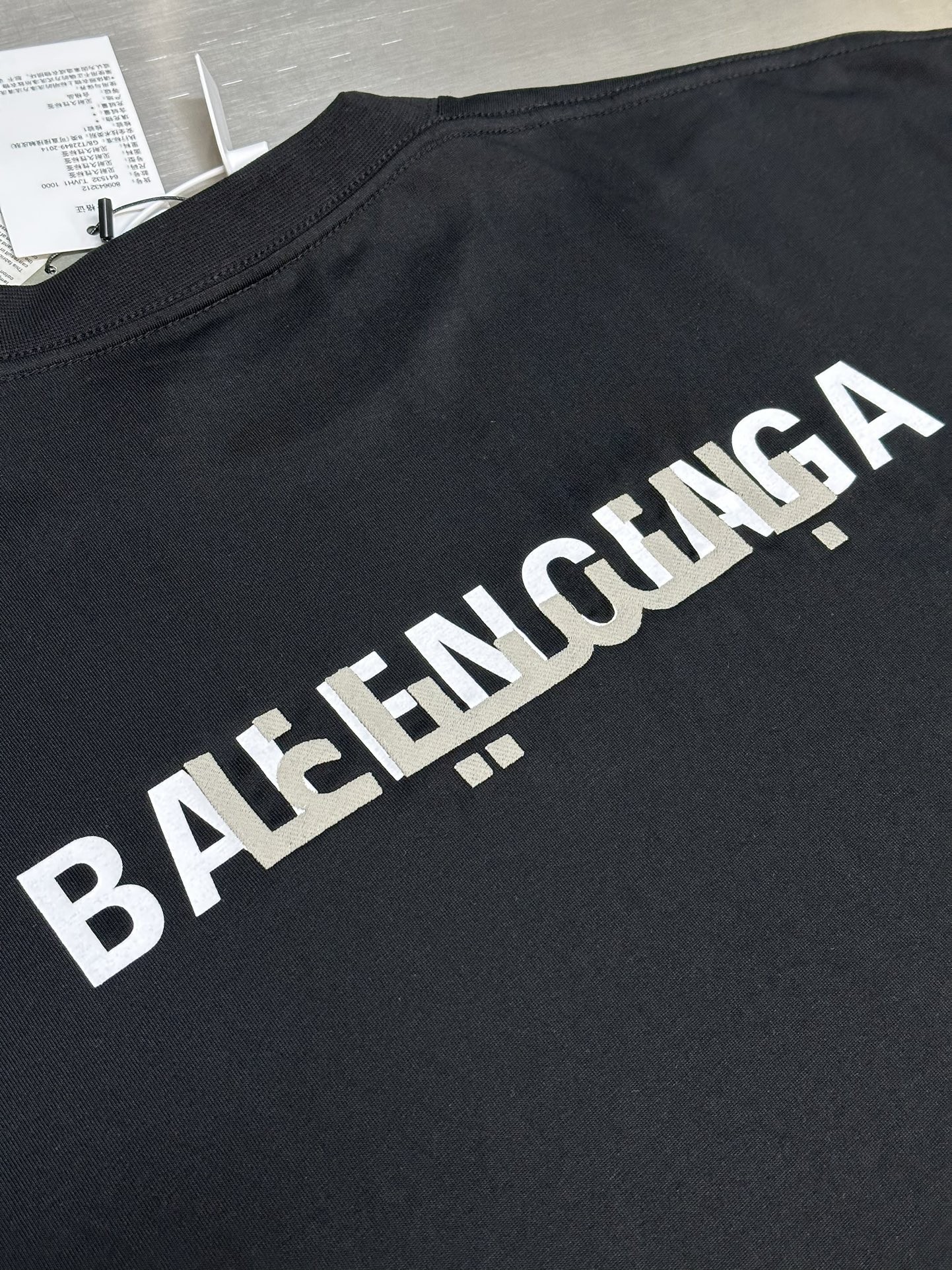 Balenciaga double back embroidered short sleeves