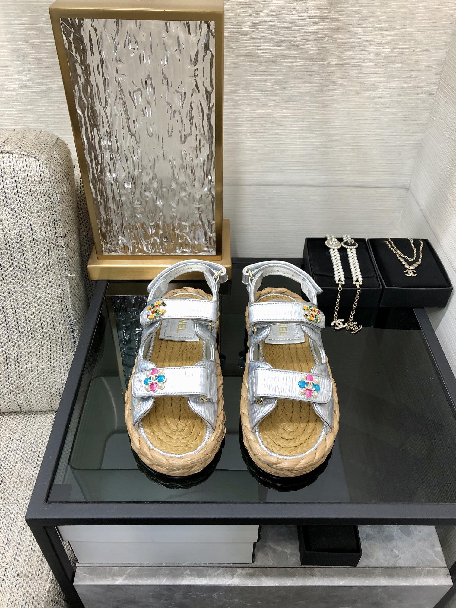 CHANEL 2023 spring and summer latest woven velcro sandals Japan imported woven materials