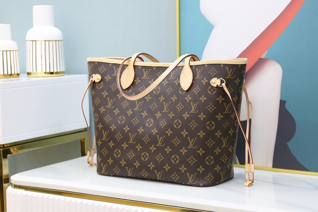 Louis Vuitton 𝗡𝗲𝘃𝗲𝗿𝗳𝘂𝗹𝗹 M40995