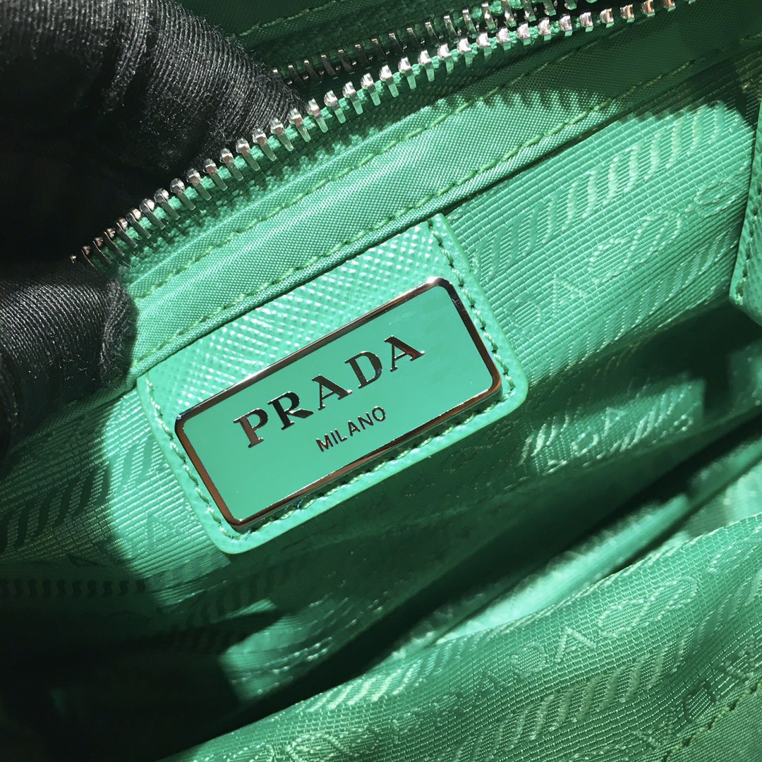 𝐏𝐑𝐀𝐃𝐀𝐀 3 in 1 messenger package