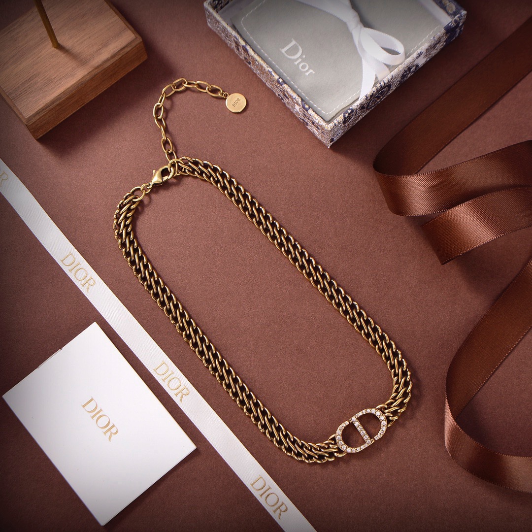 Dior necklace
