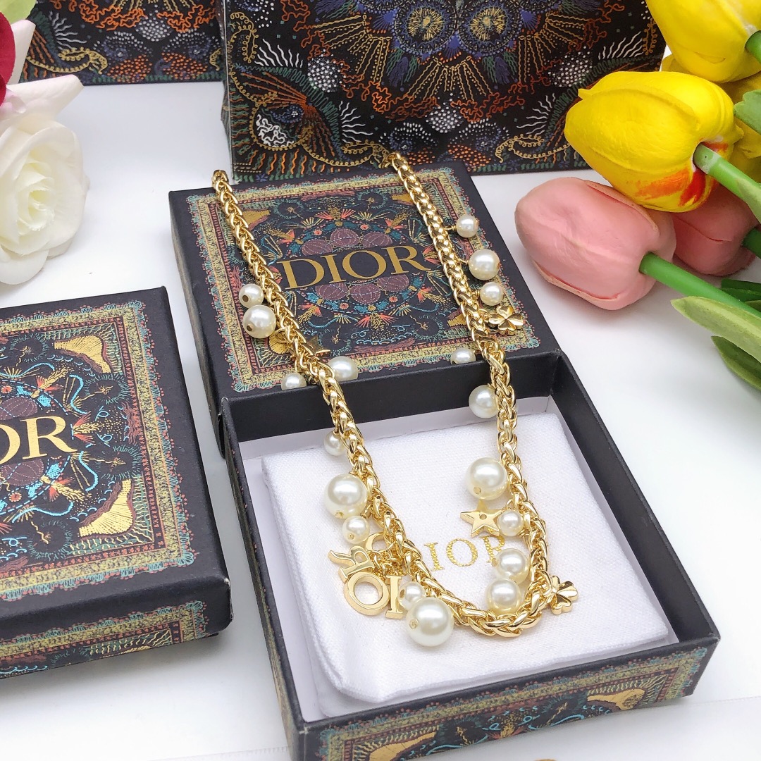 Dior necklace