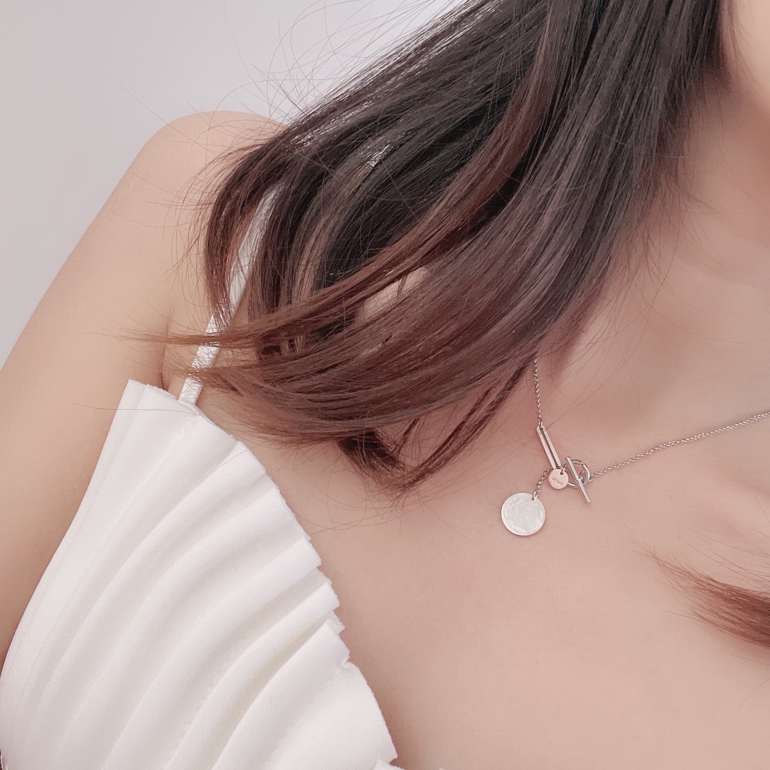 Hermes necklace
