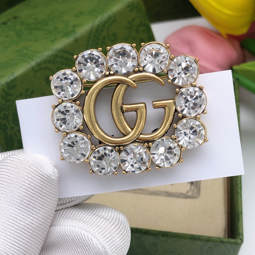 𝐆𝐮𝐜𝐜𝐢 New color diamond brooch