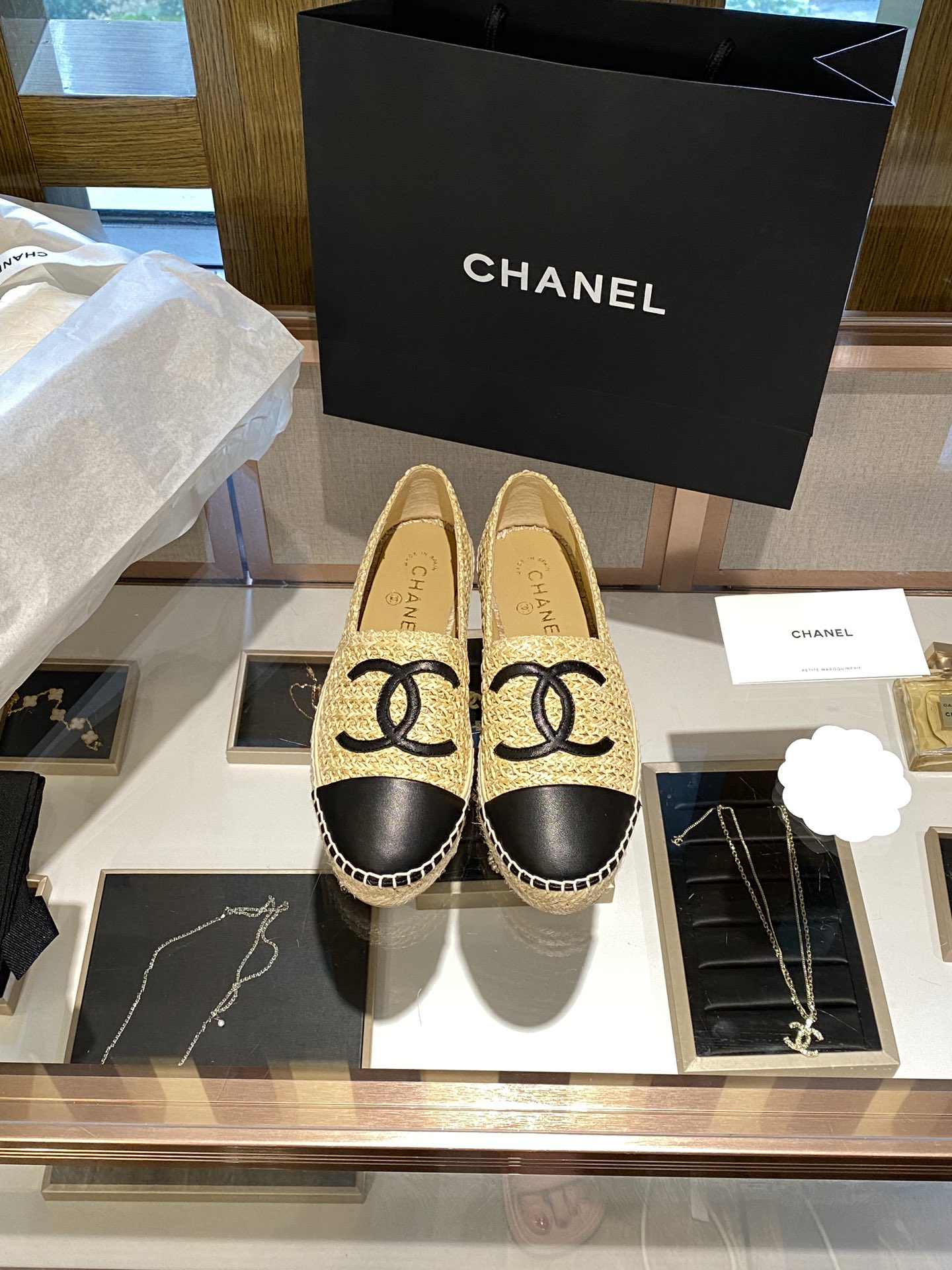 CHANEL fisherman shoes Chanel classic version of the original injection of rubber translucent rubber original color hemp sole