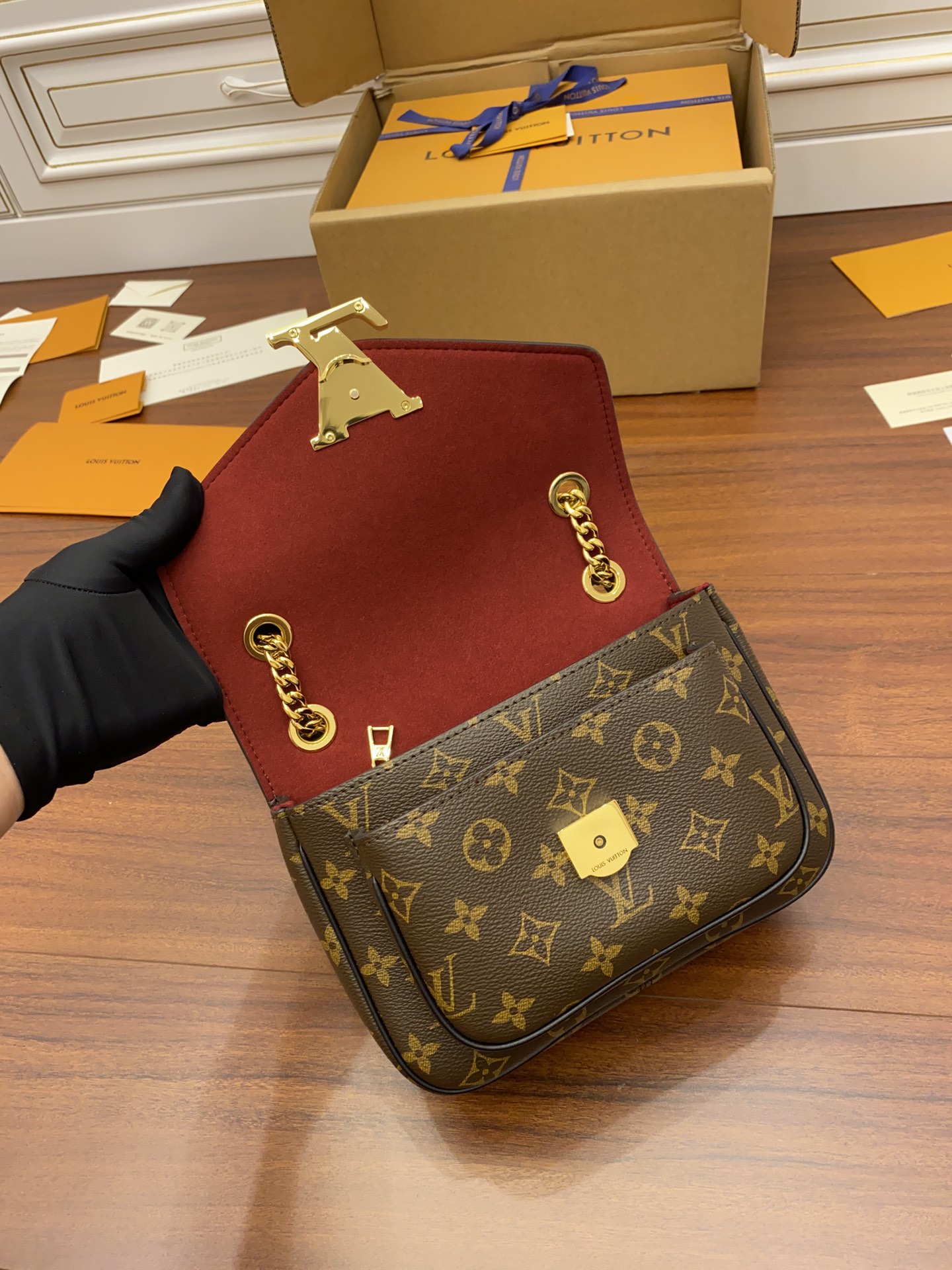 Louis Vuitton M45592