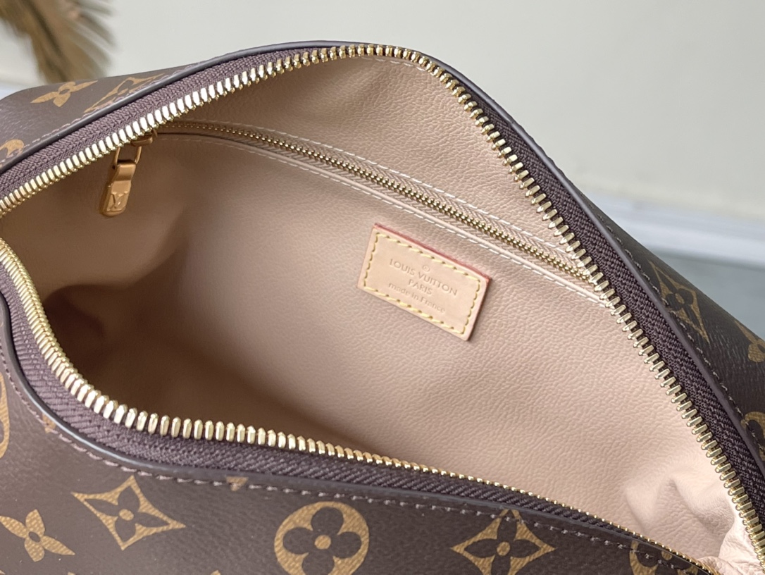 𝐋𝐎𝐔𝐈𝐒 𝐕𝐔𝐈𝐓𝐓𝐎𝐍    M46458