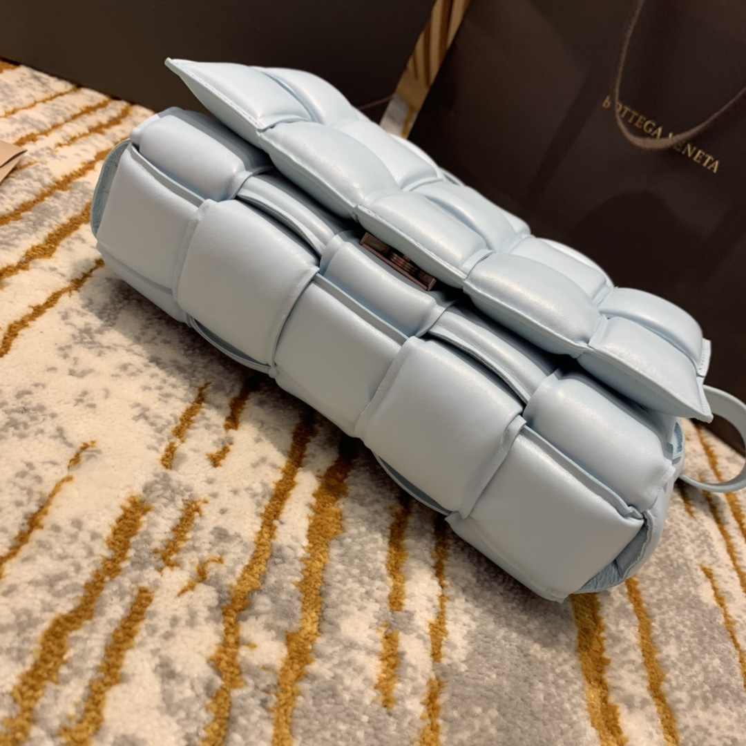 Bottega Veneta  PADDED  CASSETTE #591970