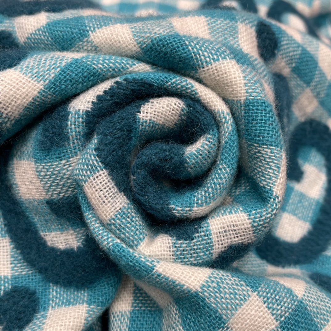 GUCCI Plaid two-color tassel scarf 95% wool ➕ 5% nylon