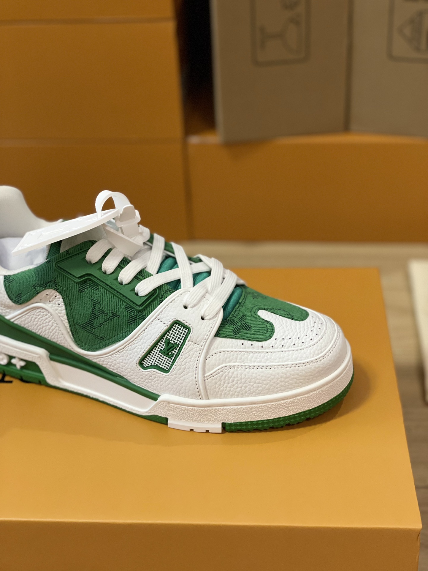 Louis Vuitton couple models DIY buckle sneakers sneakers