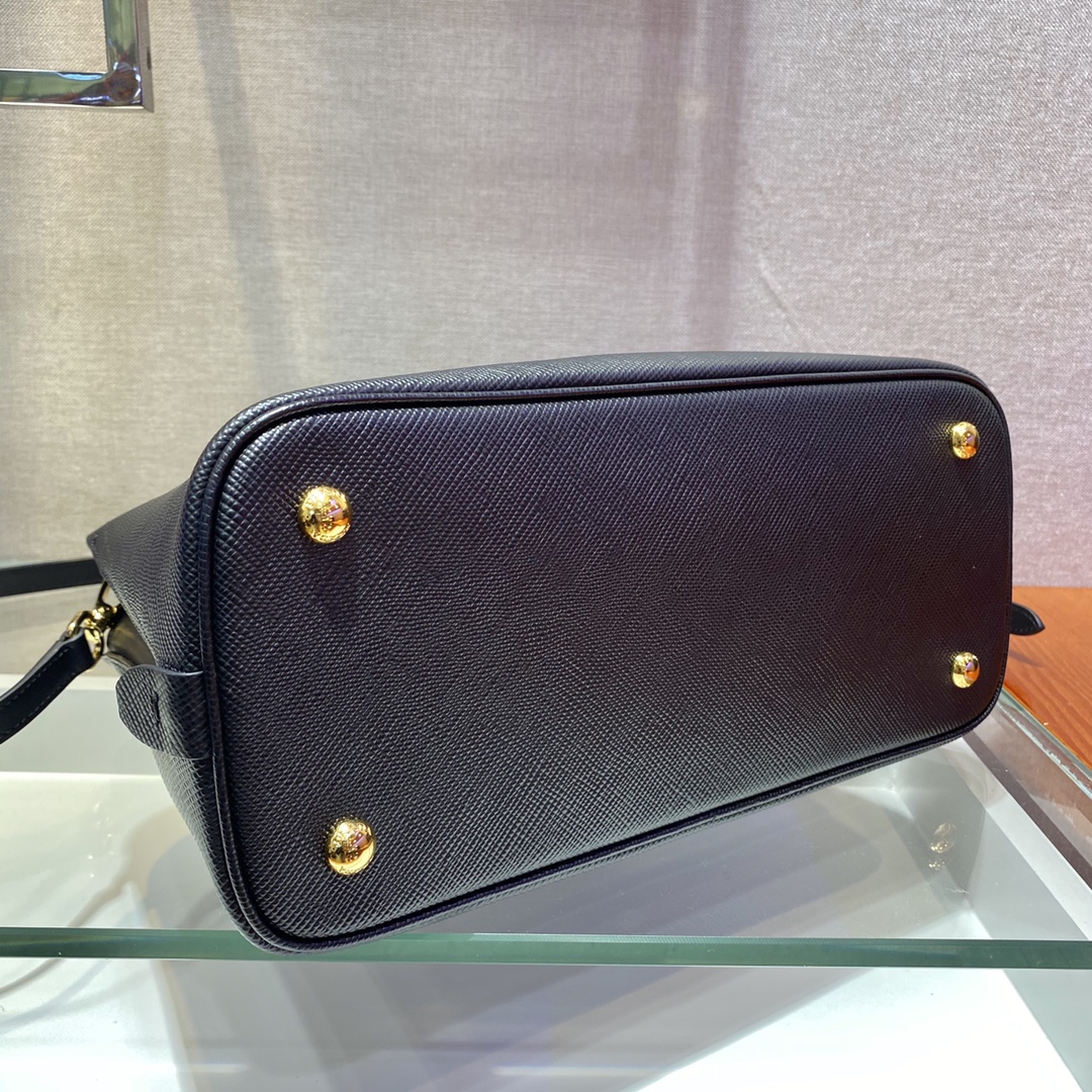 𝐏𝐑𝐀𝐃𝐀 Morning Handbag 1BA295
