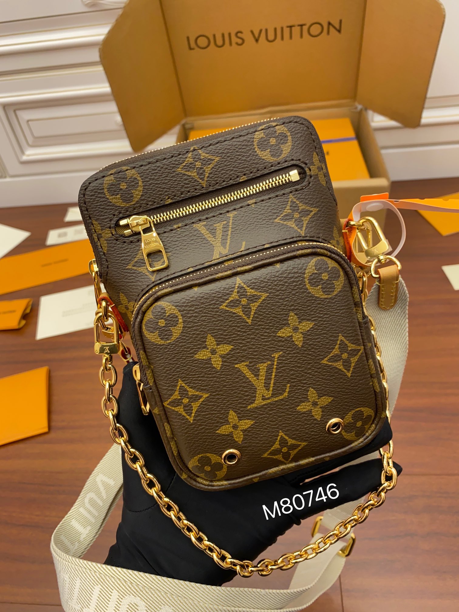 Louis Vuitton M80746