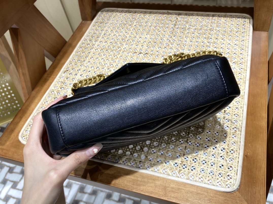 SAINT LAURENT 𝑴𝒐𝒏𝒐𝒈𝒓𝒂𝒎 𝒄𝒐𝒍𝒍𝒆𝒈𝒆 #428056 Original leather black gold.JD