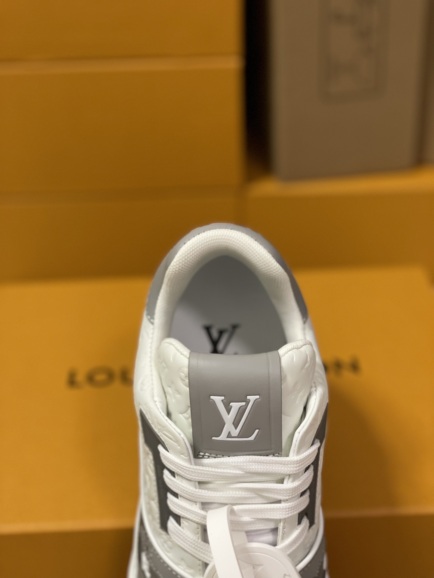 Louis Vuitton Trainer Sneakers Couple Model LD 0727