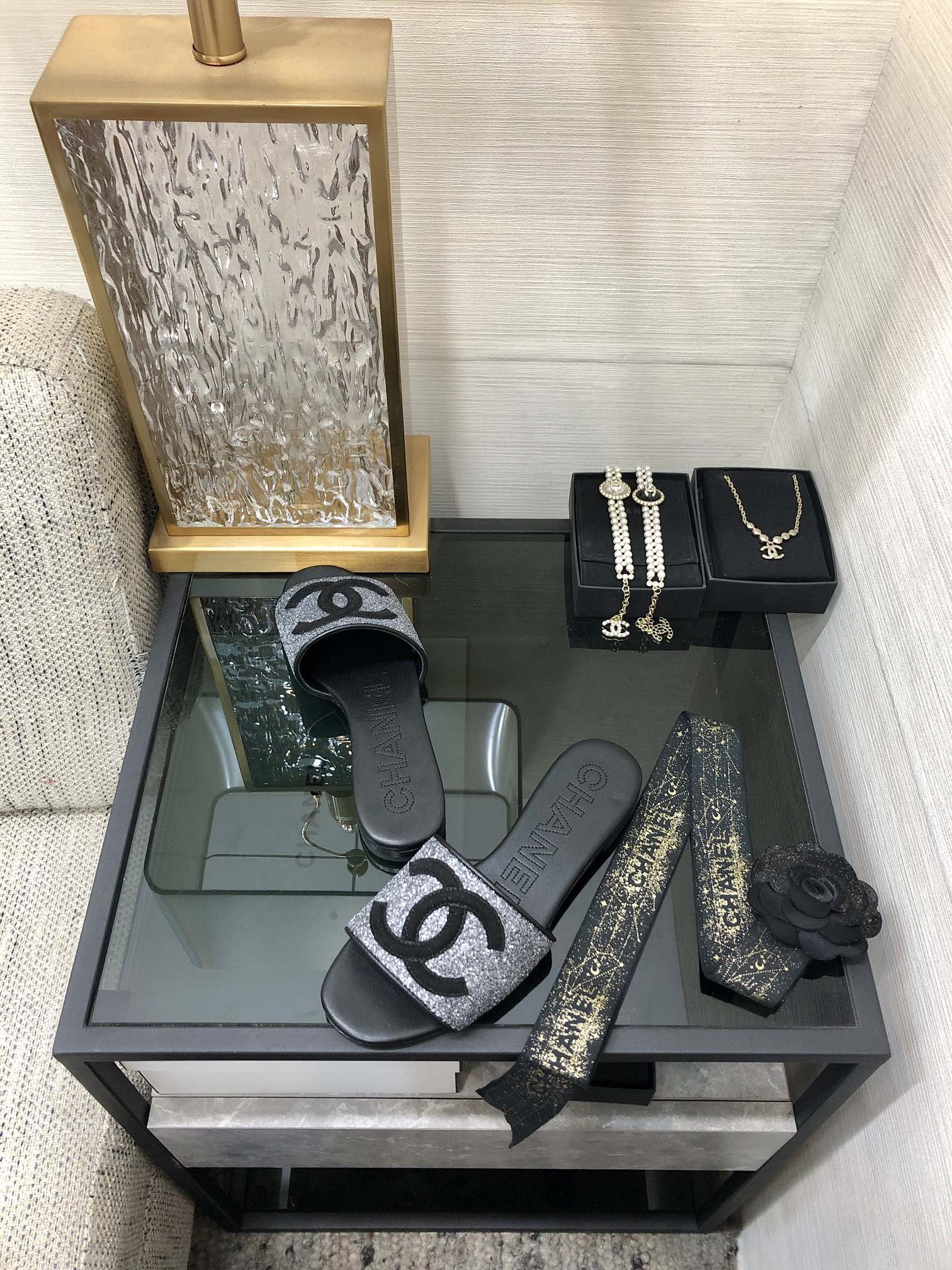 CHANEL 2023 spring and summer latest electric embroidery honey slippers Imported leather outsole