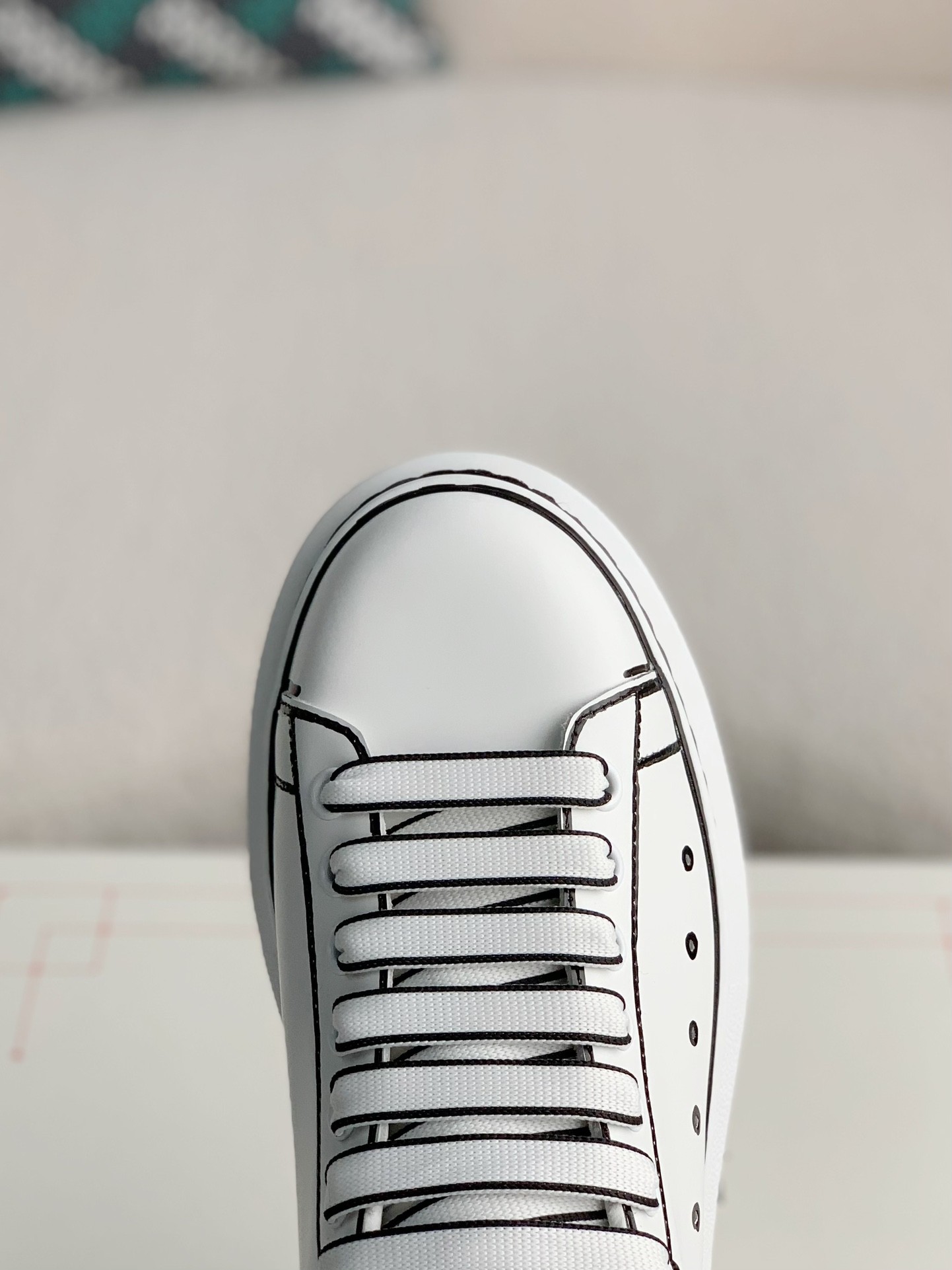 Alexander McQueen MQ White hand-painted Sneakers