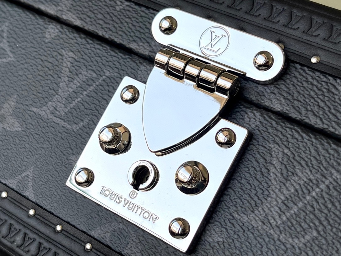 𝐋𝐎𝐔𝐈𝐒 𝐕𝐔𝐈𝐓𝐓𝐎𝐍     N48194