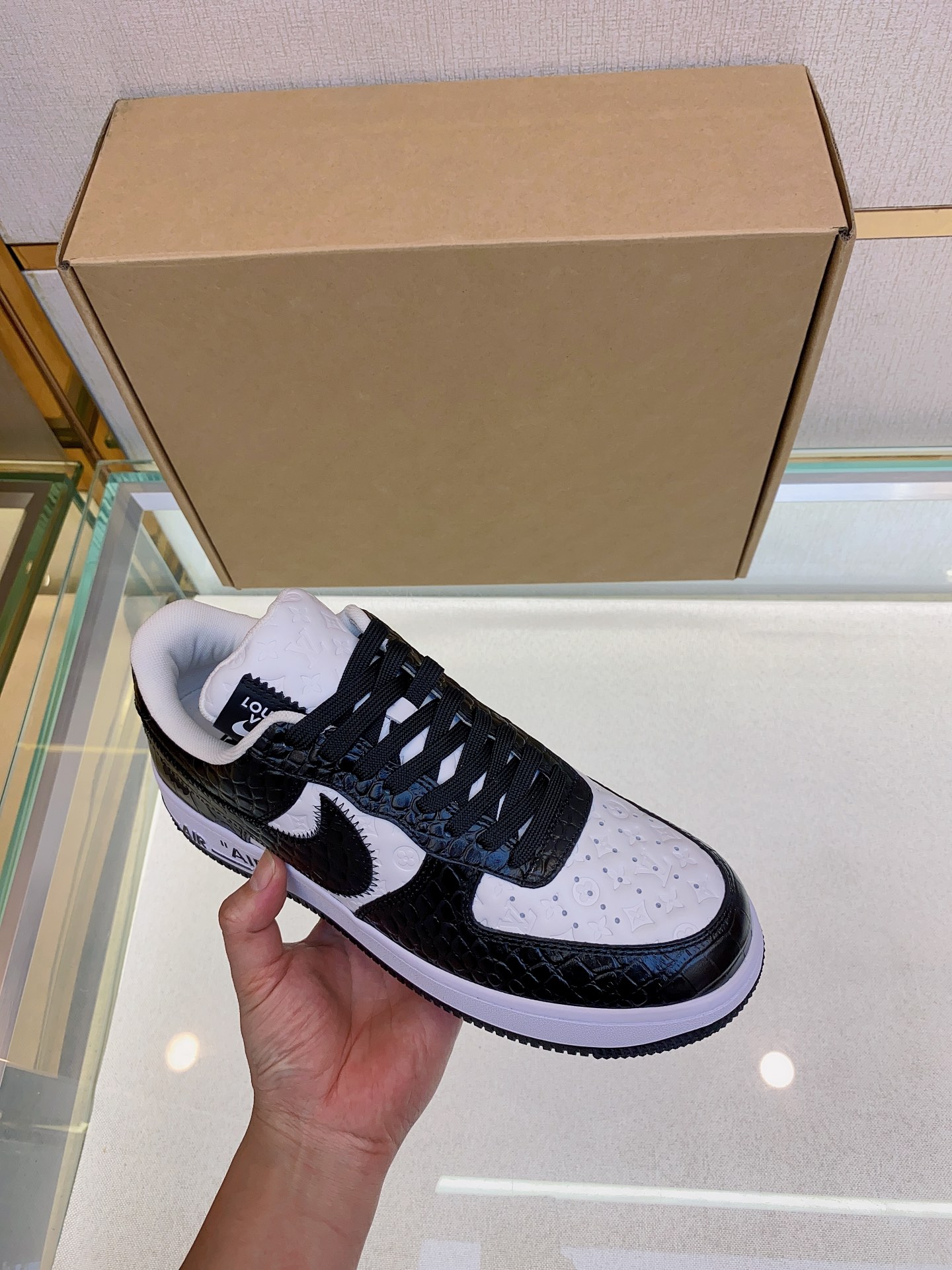 Louis Vuitton Nike joint 🆕Men's Abbesses sneakers