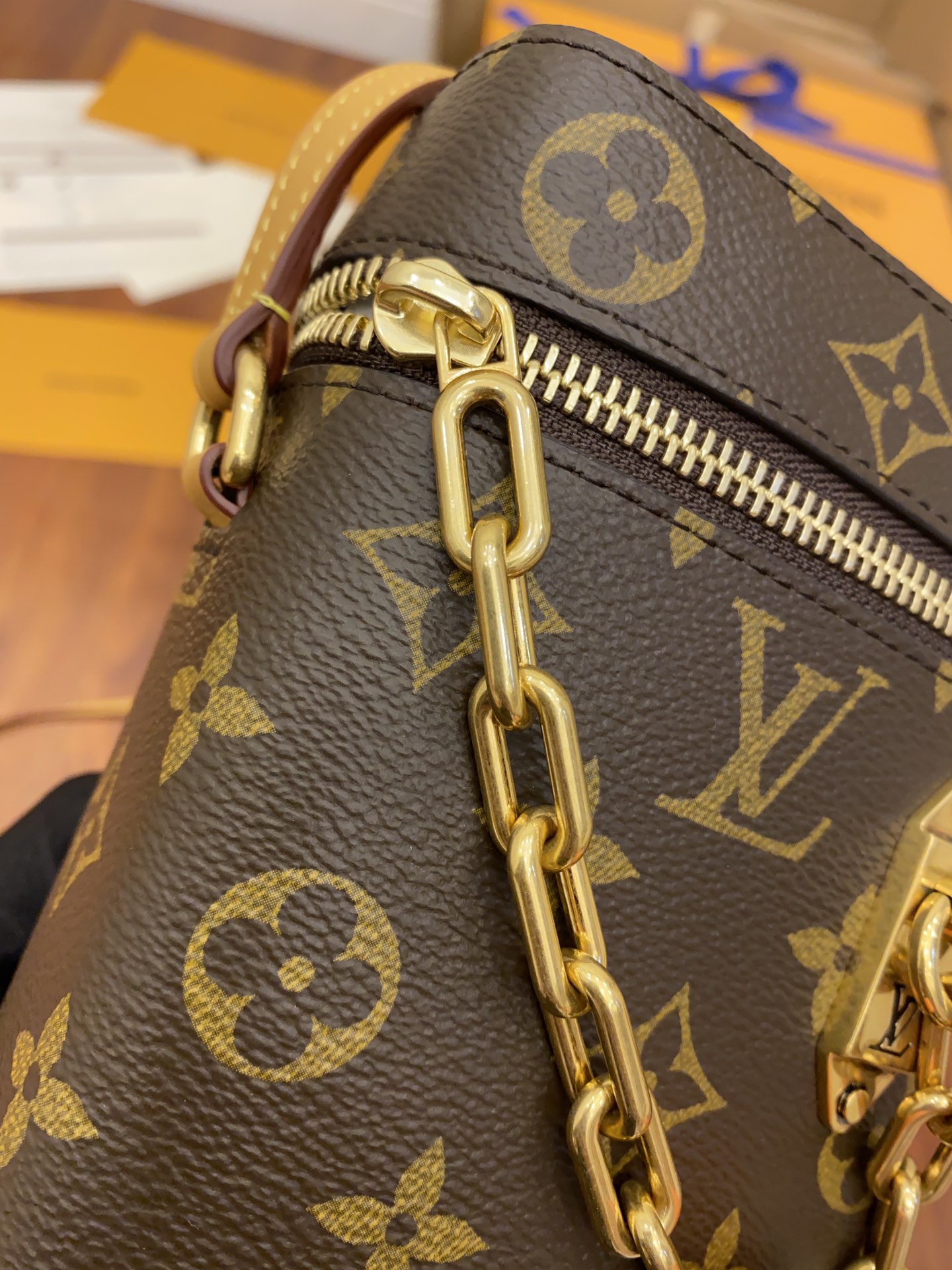 Louis Vuitton M44914