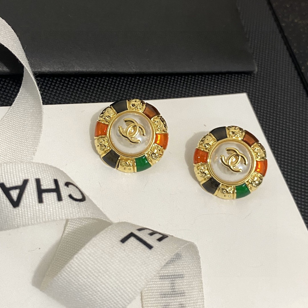 CHANEL🇫🇷Xiaoxiang earrings new style