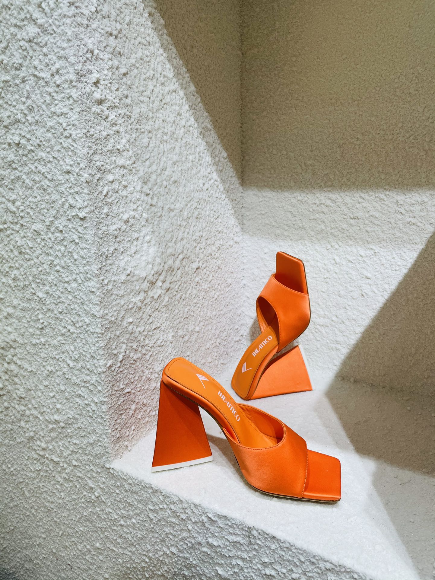 THE ATTICO | 𝟐𝟎𝟐𝟏/𝐒𝐒 𝐧𝐞𝐰 The attico triangle heel sandals lined with sheepskin leather genuine leather outsole