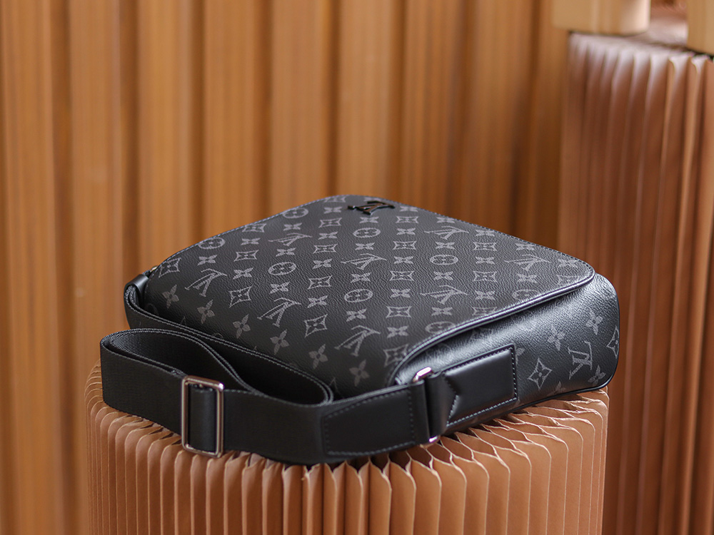 Louis Vuitton 𝐃𝐈𝐒𝐓𝐑𝐈𝐂𝐓 shoulder bag M44000 yy#850