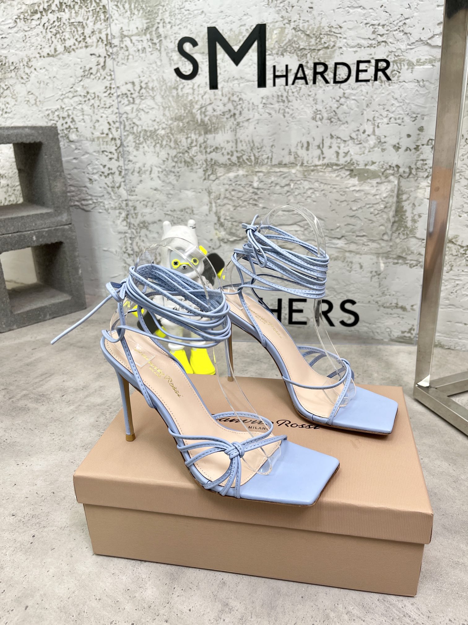 𝐆𝐢𝐚𝐧𝐯𝐢𝐭𝐨｜𝟐𝟎𝟐𝟑/𝐒𝐒 𝐧𝐞𝐰 Sylvie metallic high heels