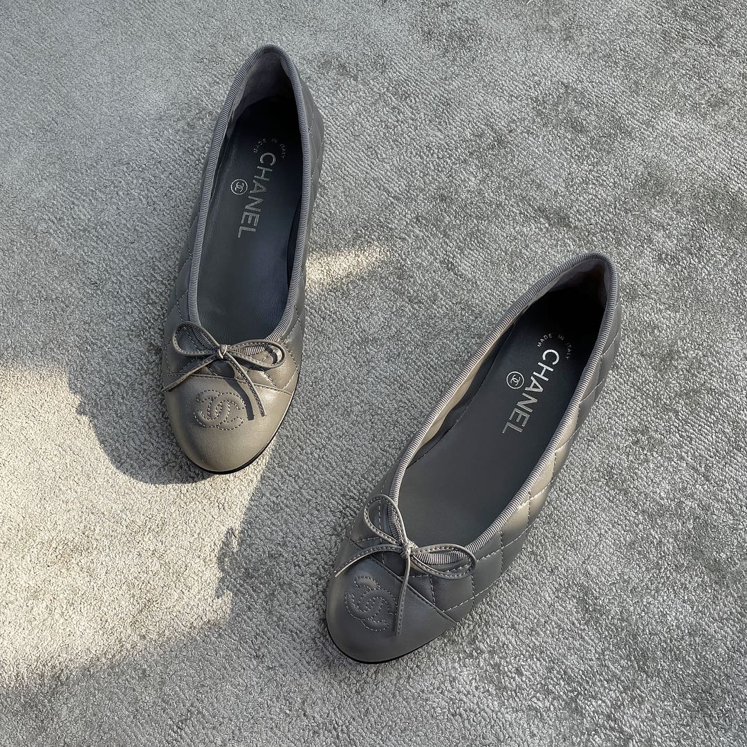 CHANEL classic ballet shoes the version is very positive classic models do not have to worry about the version