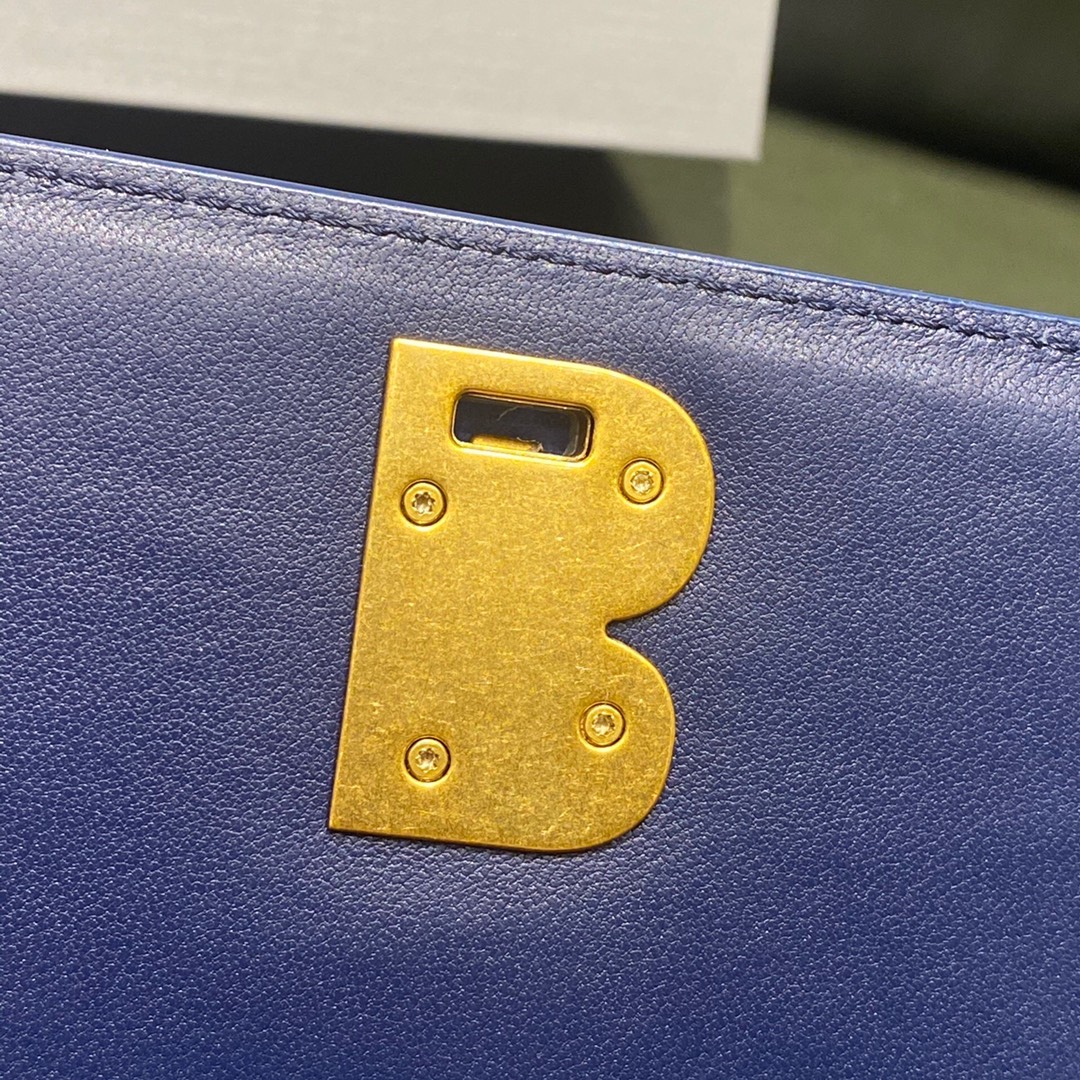 BALENCIAGA 𝘀𝗺𝗮𝗹𝗹 𝗯𝗮𝗴 𝗯𝗮𝗴 crocodile pattern treasure blue gold buckle