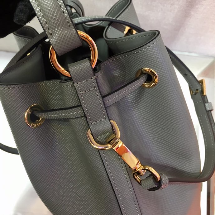 𝐏𝐑𝐀𝐃𝐀 New 1BZ032 Bucket Bag