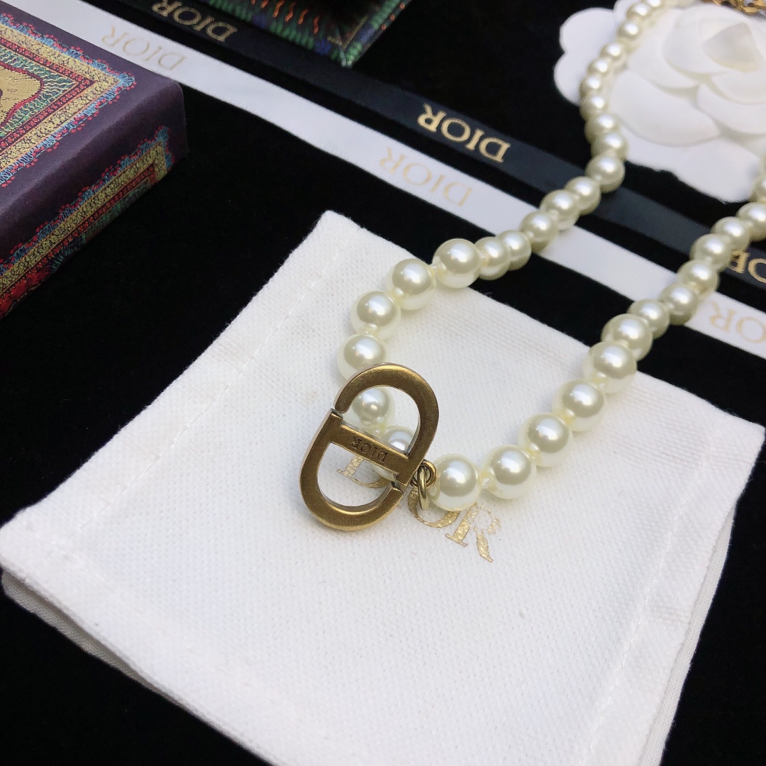 Dior necklace