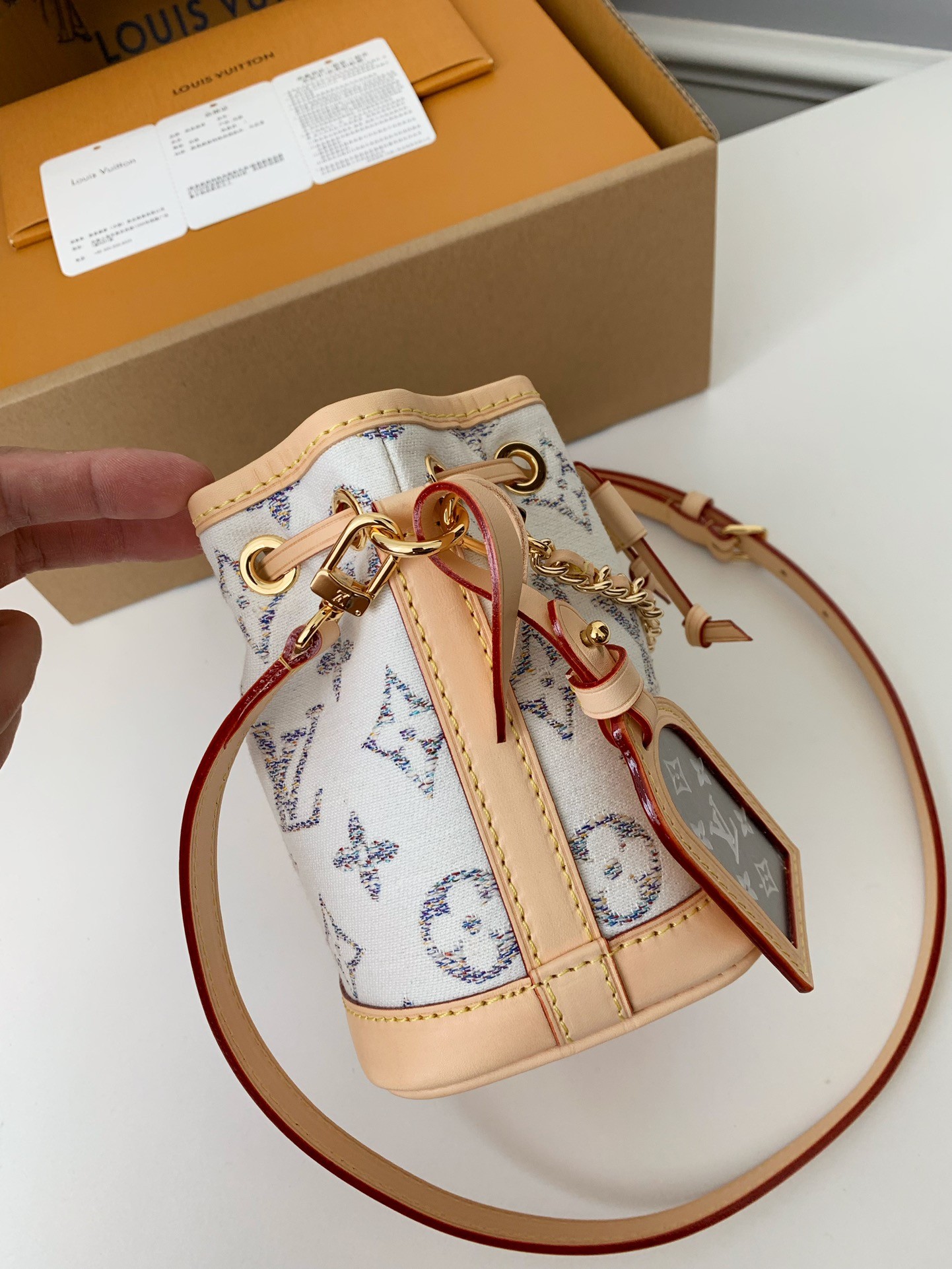 Louis Vuitton The new Nano No é M83453 Size：13*16*10cm