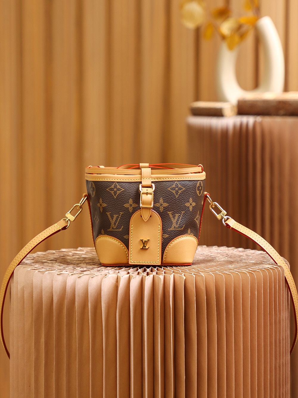 Louis Vuitton 𝐍𝐨𝐞 𝐏𝐮𝐫𝐬𝐞 small bucket #M57099