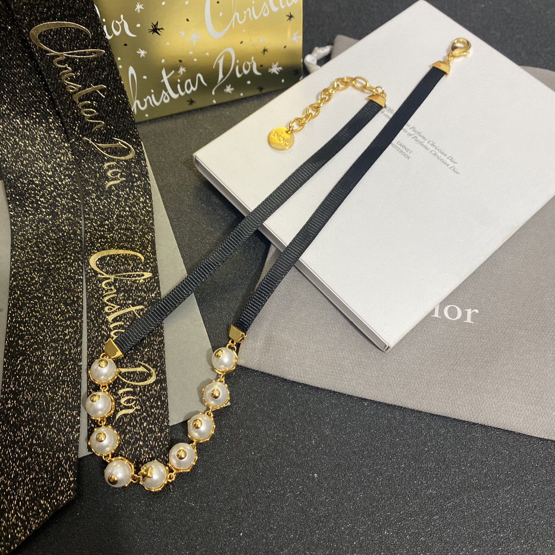 Dior necklace